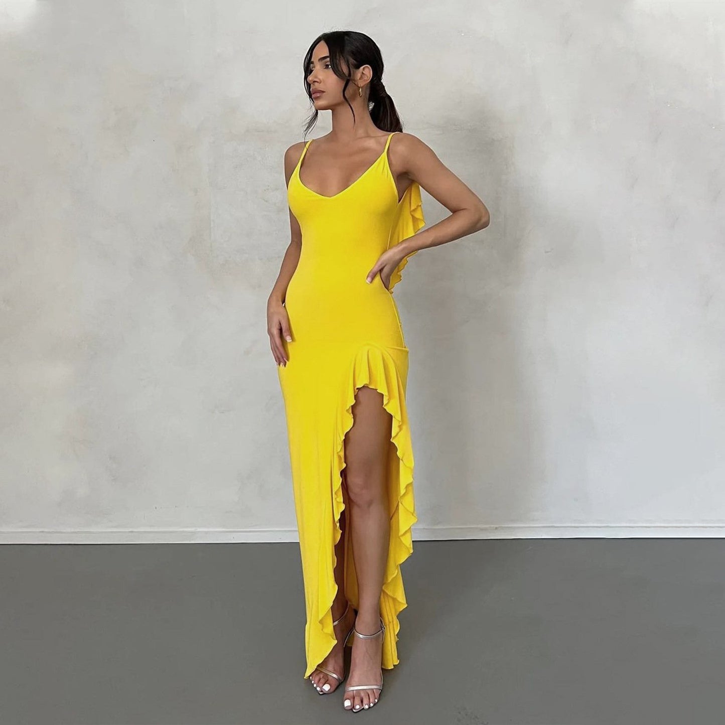 Zari vestido alto sin mangas con abertura